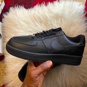 AIR FORCE 1 ALL BLACK